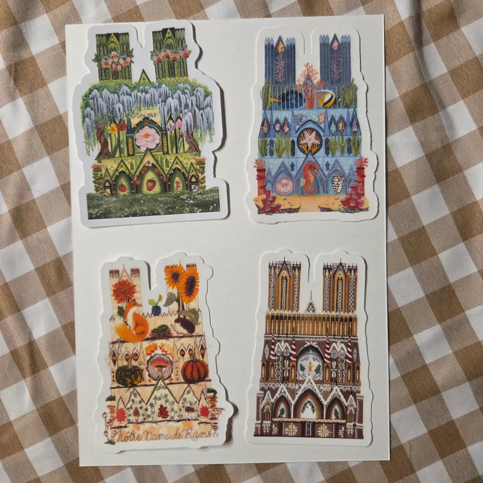 Lot de 4 stickers Cathédrale de Reims au fil des saisons